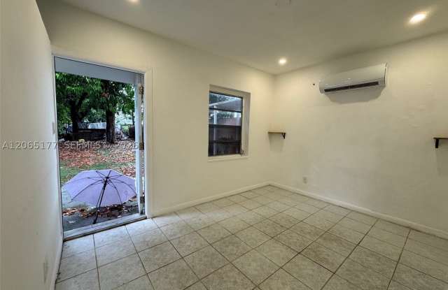 2380 NW Flagler Ter Gallery 4