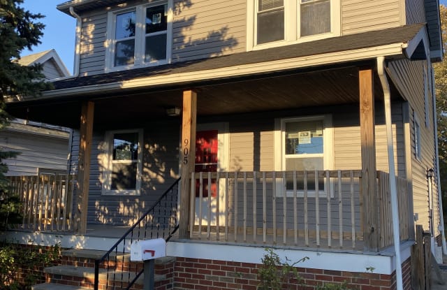 905 E 207th St - 905 East 207th Street, Euclid, OH 44119