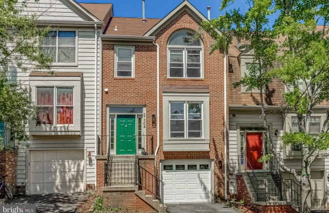 21704 LEATHERLEAF CIRCLE - 21704 Leatherleaf Circle, Sterling, VA 20164