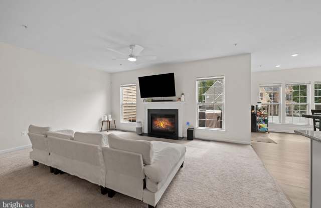 6119 SAVANNAH Drive Gallery 4