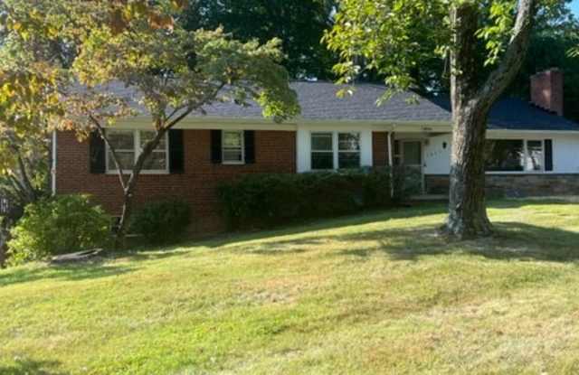 7000 Marbury Rd - 7000 Marbury Road, Bethesda, MD 20817