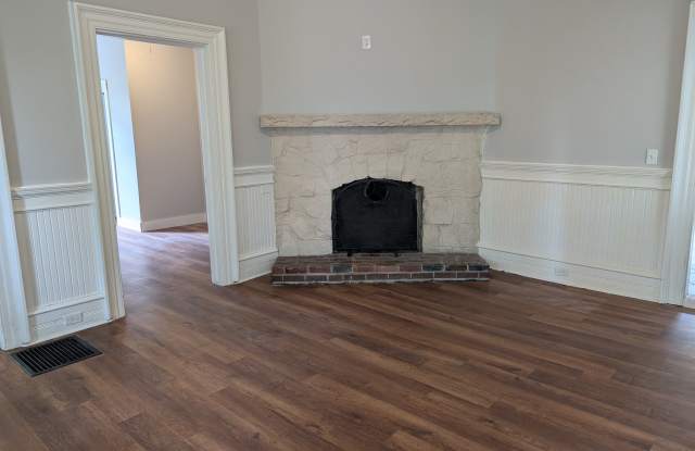 1907 Pendleton Street - 2 Gallery 3