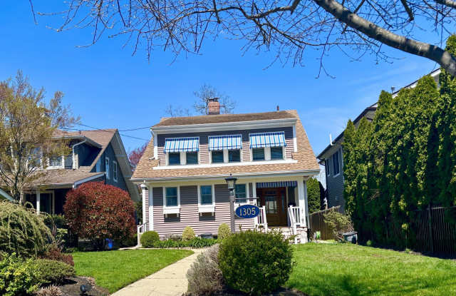 1305 Locust Drive photos photos