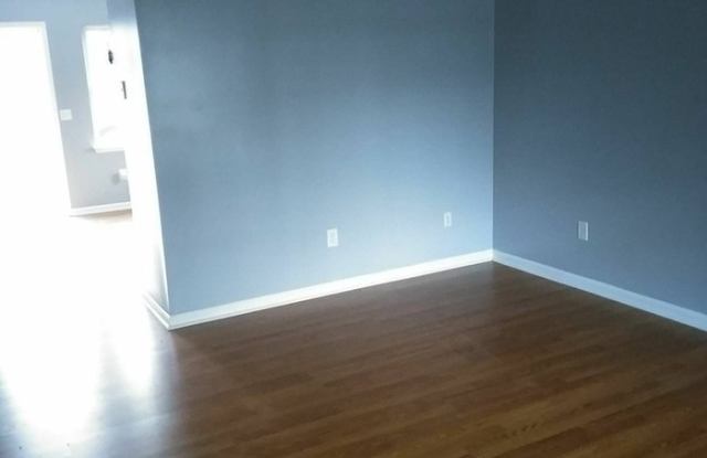 2506 South Ridge Avenue Gallery 2