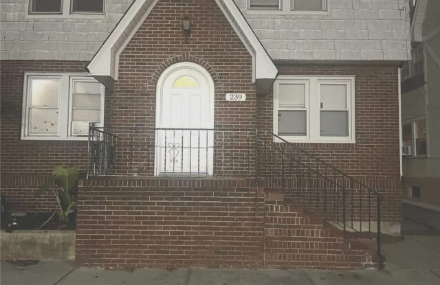 239 Maple Avenue - 239 Maple Avenue, Rockville Centre, NY 11570