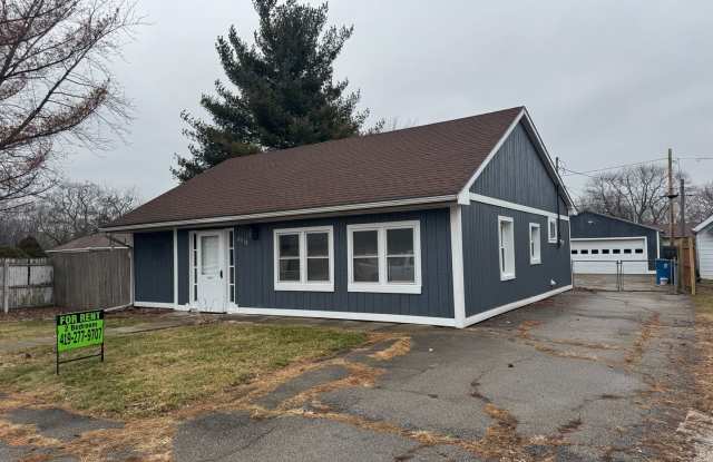 2 Bedroom / 1 Bath - Oregon, OH Ready Now! photos photos