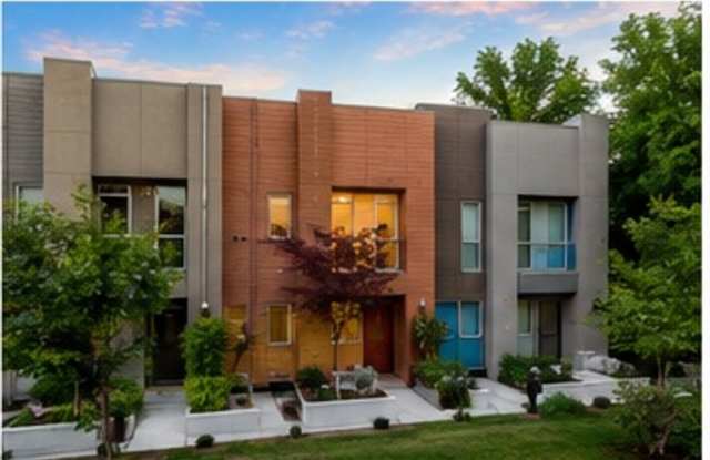 Furnished Live/Work 4bd Home with Private Studio – 1 Block from Boise River Gallery 1