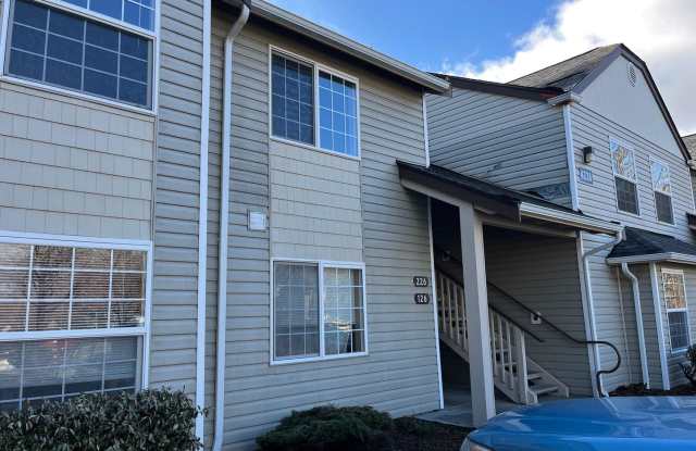 3 Bed, 2 Bath Remodeled Cordata Condo Gallery 2