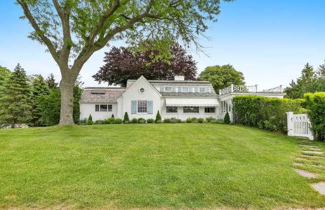 42 Peconic Avenue photos photos