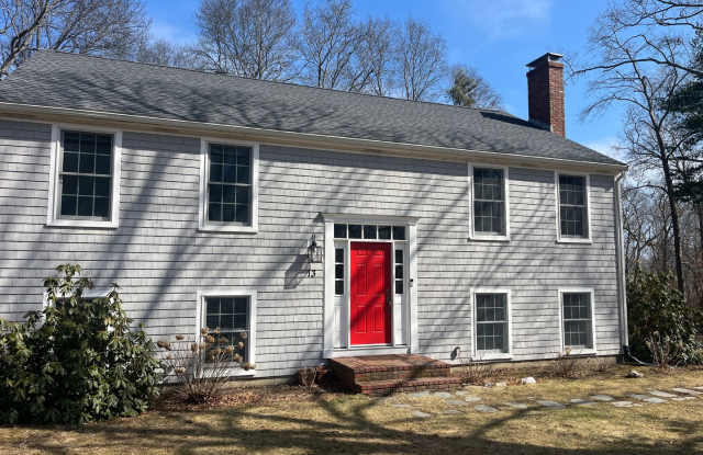 Great 3 Br / 2 Ba Split Level Home in Sandwich photos photos