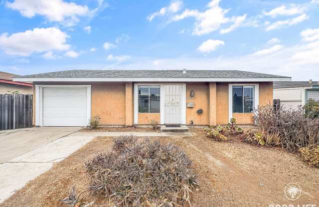 Spacious 3B/2BA House in Mira Mesa with W/D  Upgraded Kitchen! - 10357 Brookhurst Lane, San Diego, CA 92126