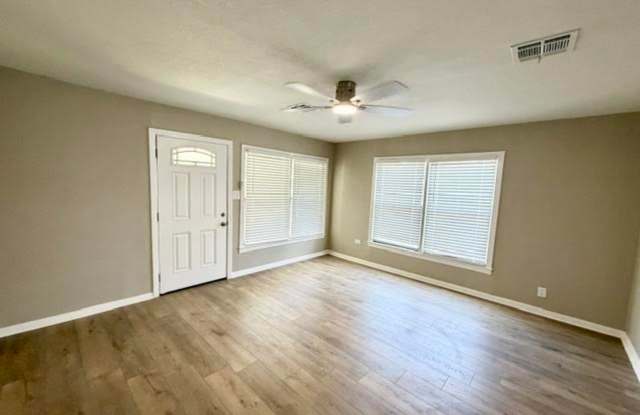 Move-In Special | Completely Renovated in 2026 | Spacious 2-Bedroom Home | Brand-New Appliances Gallery 4