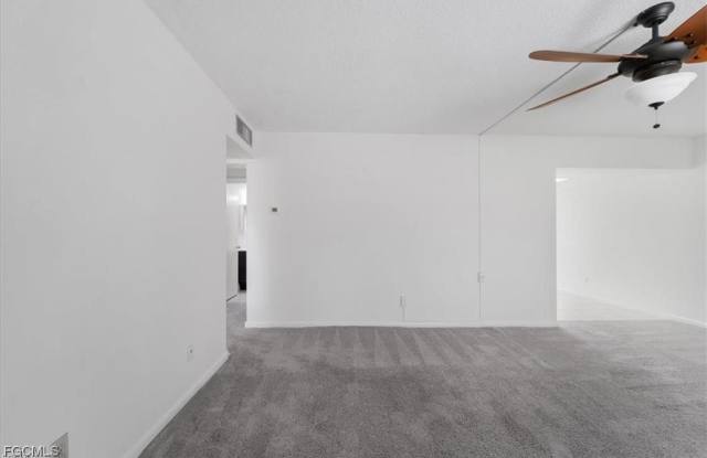 339 Joel Boulevard Gallery 4