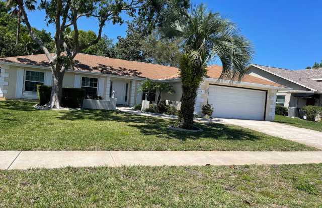 Adorable 2 bedroom 2 bath pool home in Seven Hills photos photos