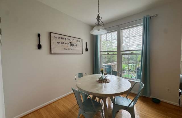 BEAUTIFUL TOWNHOUSE IN WOODBRIDGE- CLOSE TO I-95/QUANTICO photos photos