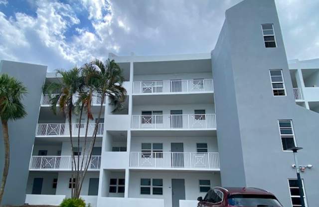 Great Condo in Pompano Beach Just West of Intracoastal Waterway - Very Close to Beach photos photos