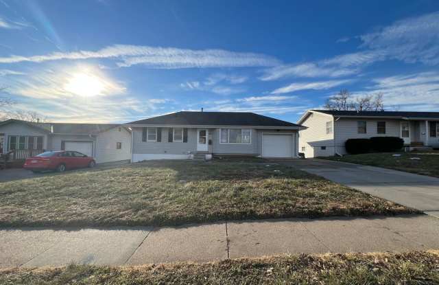 Beautiful walk-out ranch! photos photos