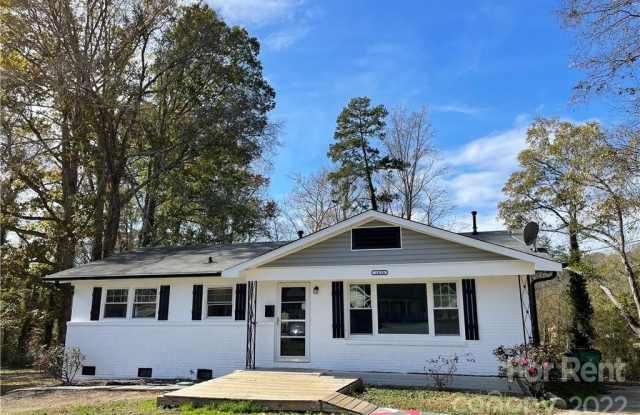 1430 Rollingwood Drive - 1430 Rollingwood Drive, Charlotte, NC 28217