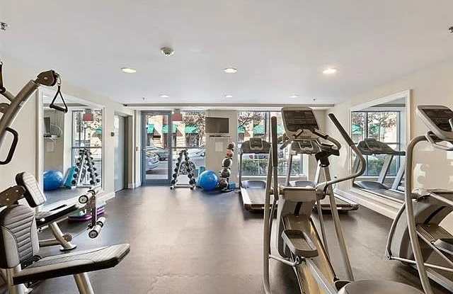 727 Monroe St photos photos