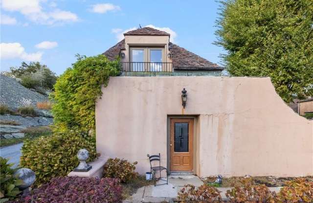 216 Gray Craig Road - 216 Gray Craig Road, Newport County, RI 02842