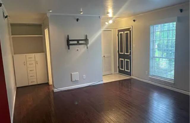 8018 Pines Road Gallery 2