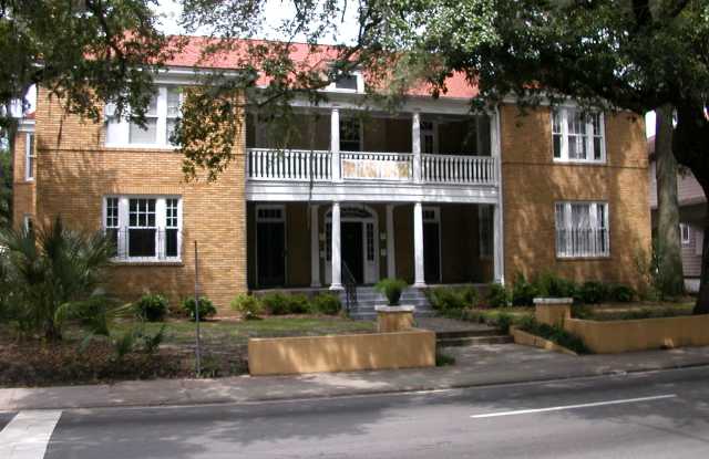 402 East Victory Drive - 3 - 402 East Victory Drive, Savannah, GA 31405 402 East Victory Drive - 3 - 402 East Victory Drive, Savannah, GA 31405