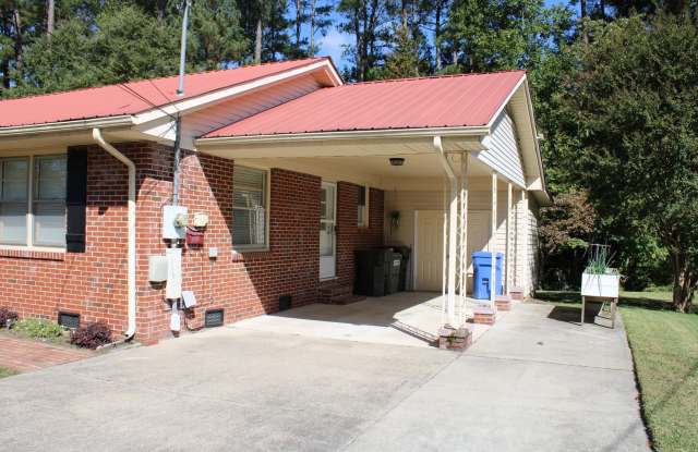 1404 Woodside Drive Gallery 3