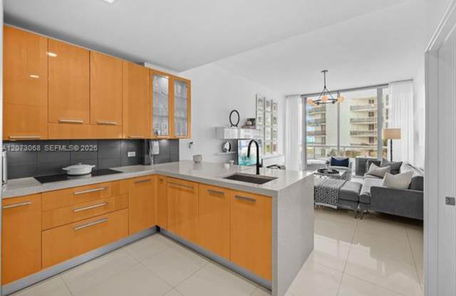 6799 Collins Ave cu-407, Miami Beach, FL 33141 Gallery 1