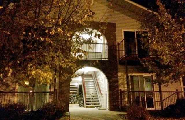 3bed/2bath ground floor condo close to U of I, Shopping, Public Transportation photos photos