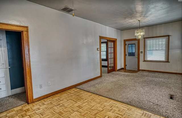 Cute 2 Bed 2 Bath Home in Newton Gallery 3