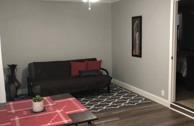 3152 Capri Road Gallery 3