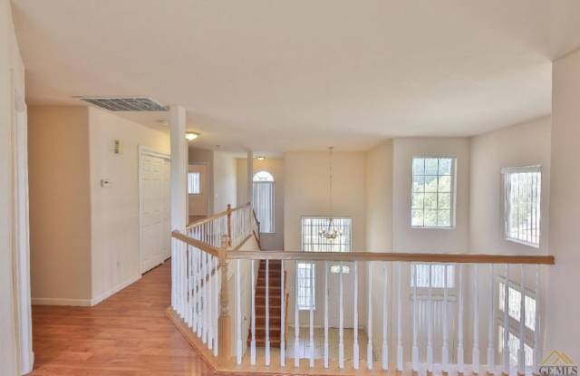 10913 Vista Ridge Dr. Gallery 3