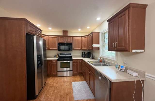 70 Golden Oaks Drive Gallery 3