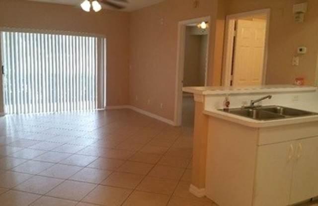 Unfurnished 1 X 1 first floor in desirable area of Bonita Springs photos photos