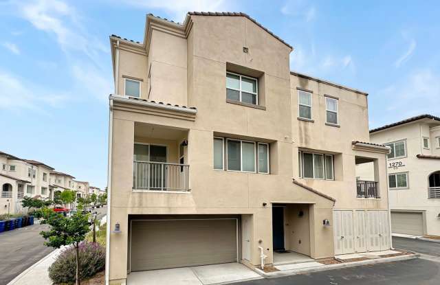 Great 3B/2.5BA Townhome in Otay Mesa! photos photos