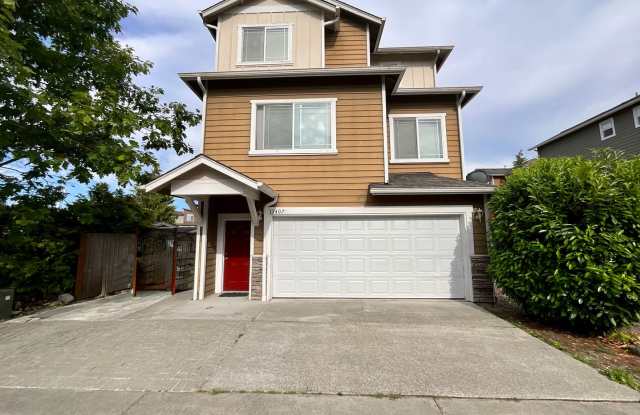 Spacious 5-Bedroom Home with Office, Fireplace  Prime Location in Everett, WA photos photos