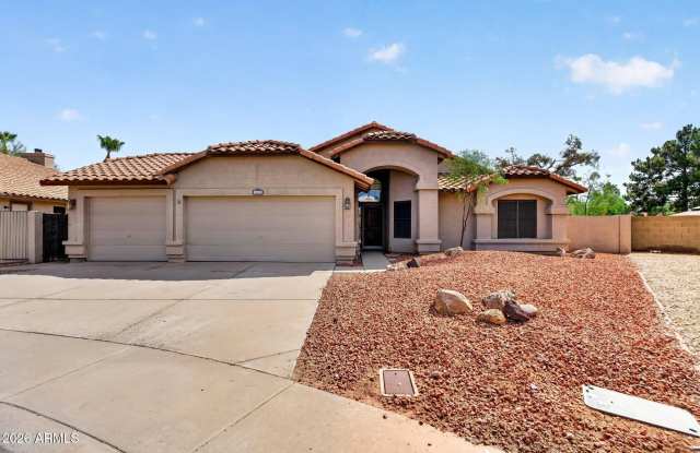 7427 W TOPEKA Drive Gallery 1