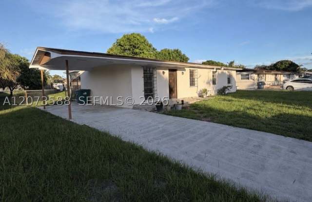 19211 NW 52nd Ave photos photos