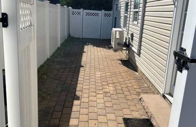 102 Case Avenue photos photos