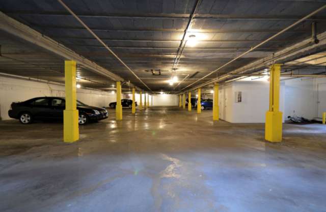 Farnsleigh, Van Aken, & Westmoreland Apartments Gallery 3