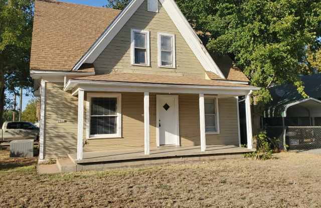 1402 East Maple Avenue photos photos