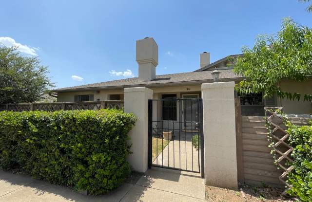 AVAILABLE NOW 2 BED 2 BATH TOWNHOME IN CLEBURNE photos photos
