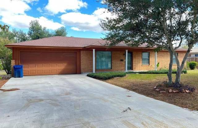 209 Red Bird Lane photos photos