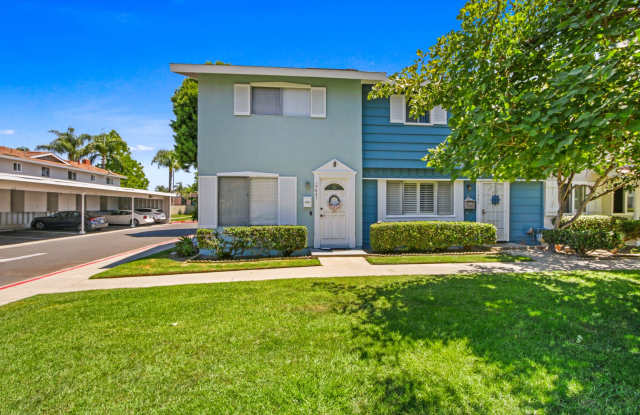 Live the Coastal Dream in Huntington Beach – Modern 2-Bedroom End-Unit Townhome - 19841 Berkshire Lane, Huntington Beach, CA 92646