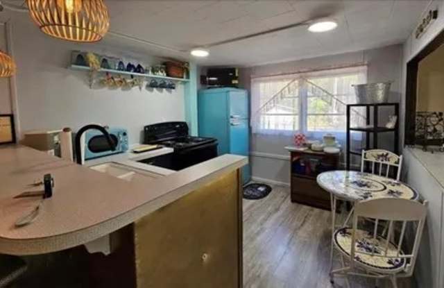 5900 South Oakridge Drive Gallery 4