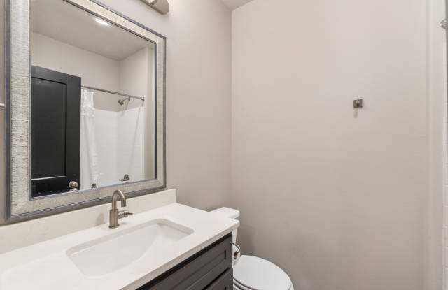 504 Cooner Street - A Gallery 3