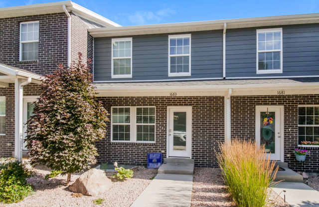 Spacious 3 Bed, 2.5 Bath Pet-Friendly Home with Central Air  Carport Parking! - Available NOW! photos photos