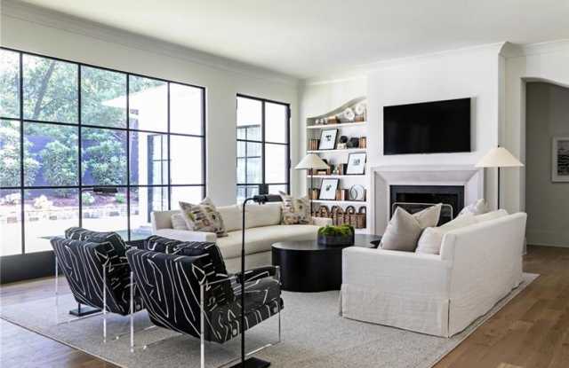 4234 West Club Lane NE Gallery 3