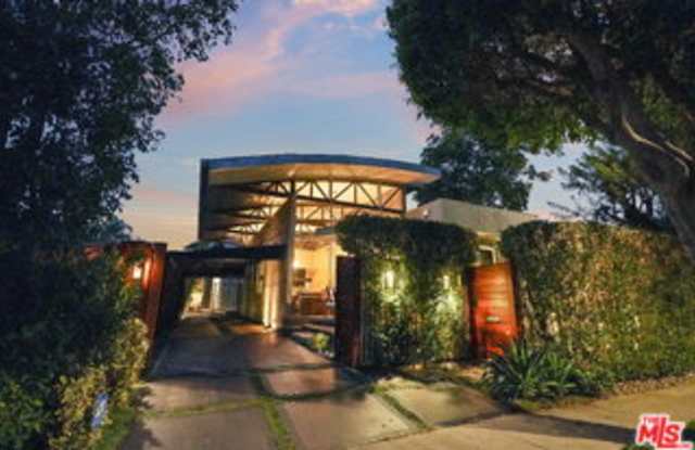 8735 Dorrington Avenue Gallery 1