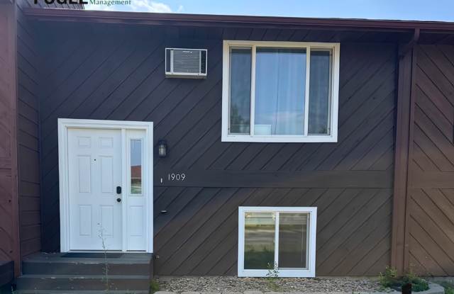 2 bedroom House for Rent! 1909 13th Ave W, Williston photos photos